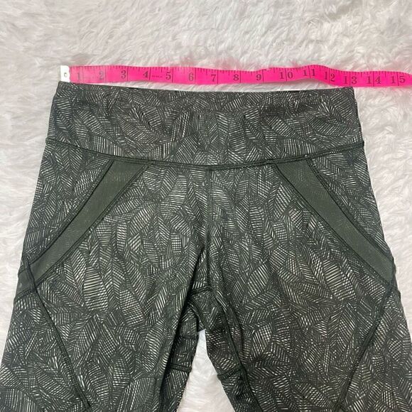 Lululemon Breezy Mesh Green Leaf Leggings Crop Capris Size 6 Athletic Stretch - Picture 4 of 9